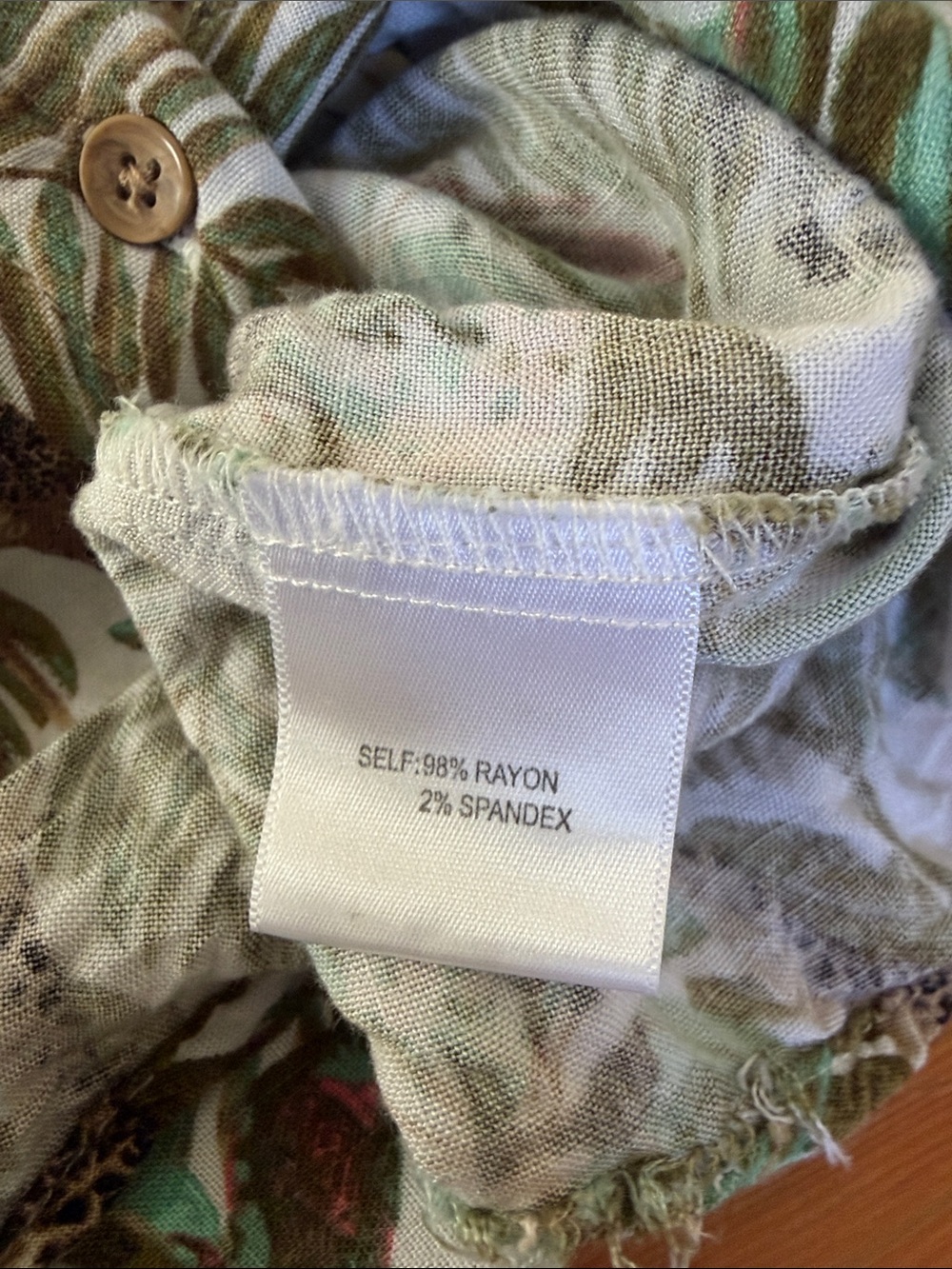 Jane & Delancey Short Sleeve Button Down Shirt Small - Picture 5 of 5